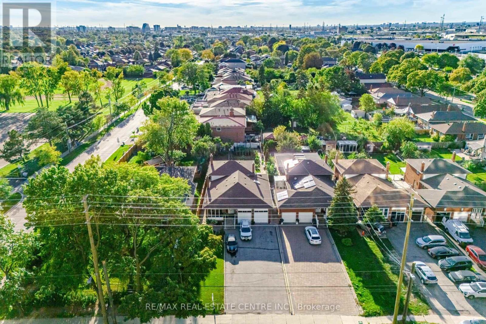 2108 Islington Ave, Toronto, ON M9P 3N9