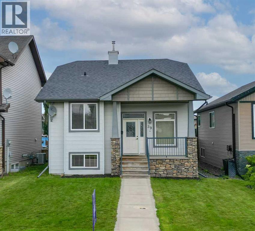 39 Reynolds Rd, Sylvan Lake, AB T4S 0C2