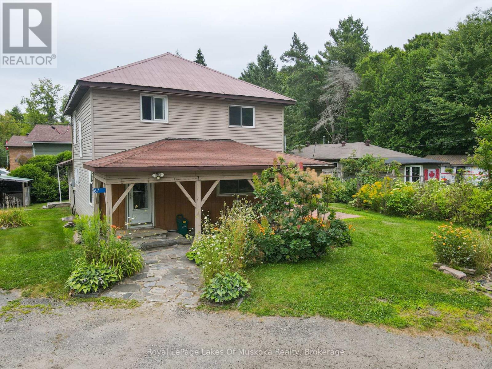 67 Silver St, Huntsville, ON P1H 1M2