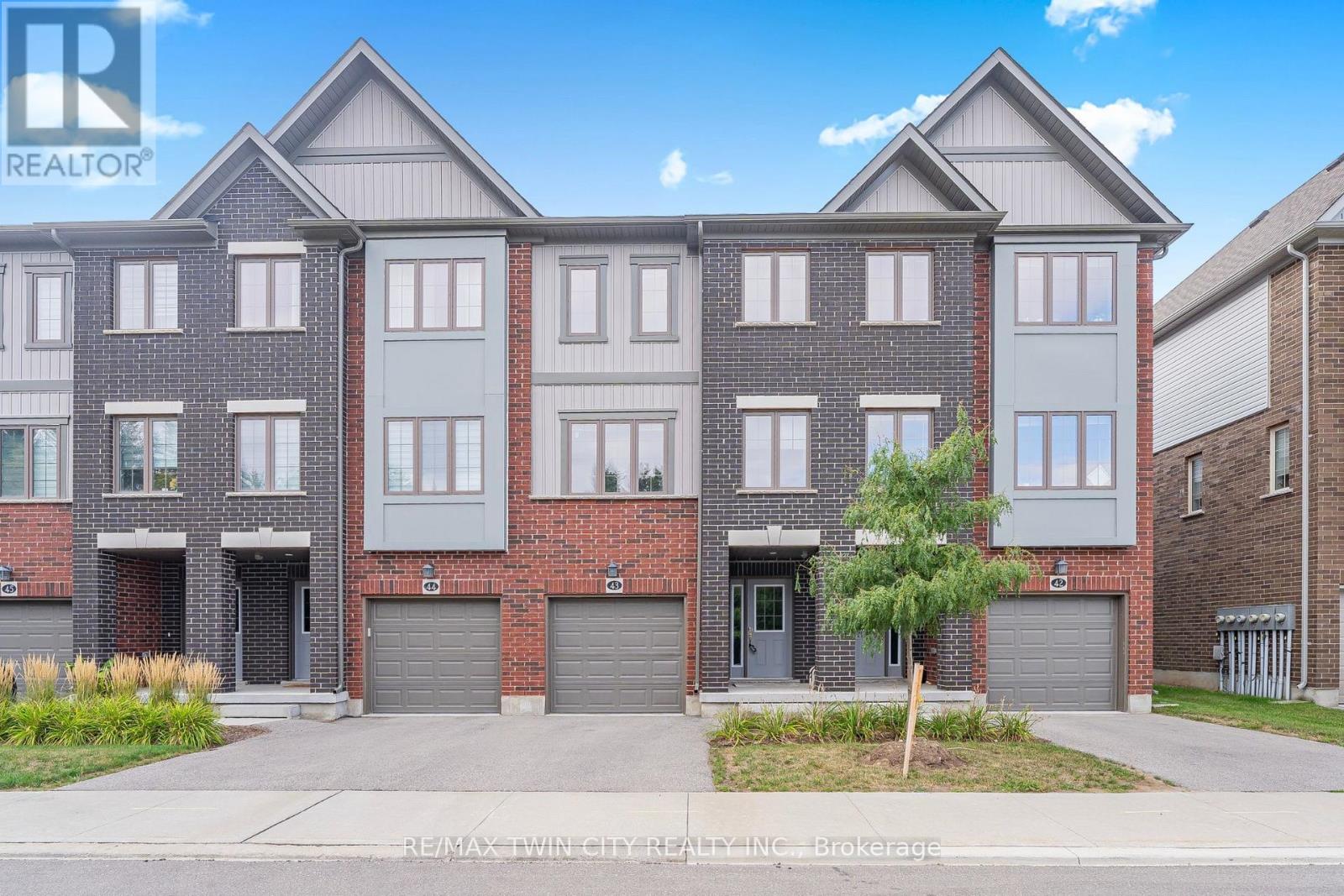 43 311 Woolwich St, Waterloo, ON N2K 0H4