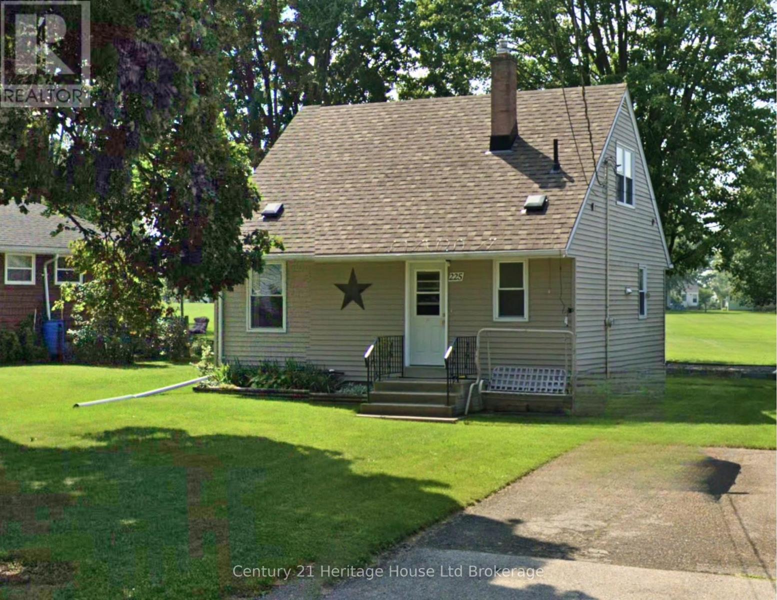 225 Algonquin Dr, South Huron Exeter, ON N0M 1Y0