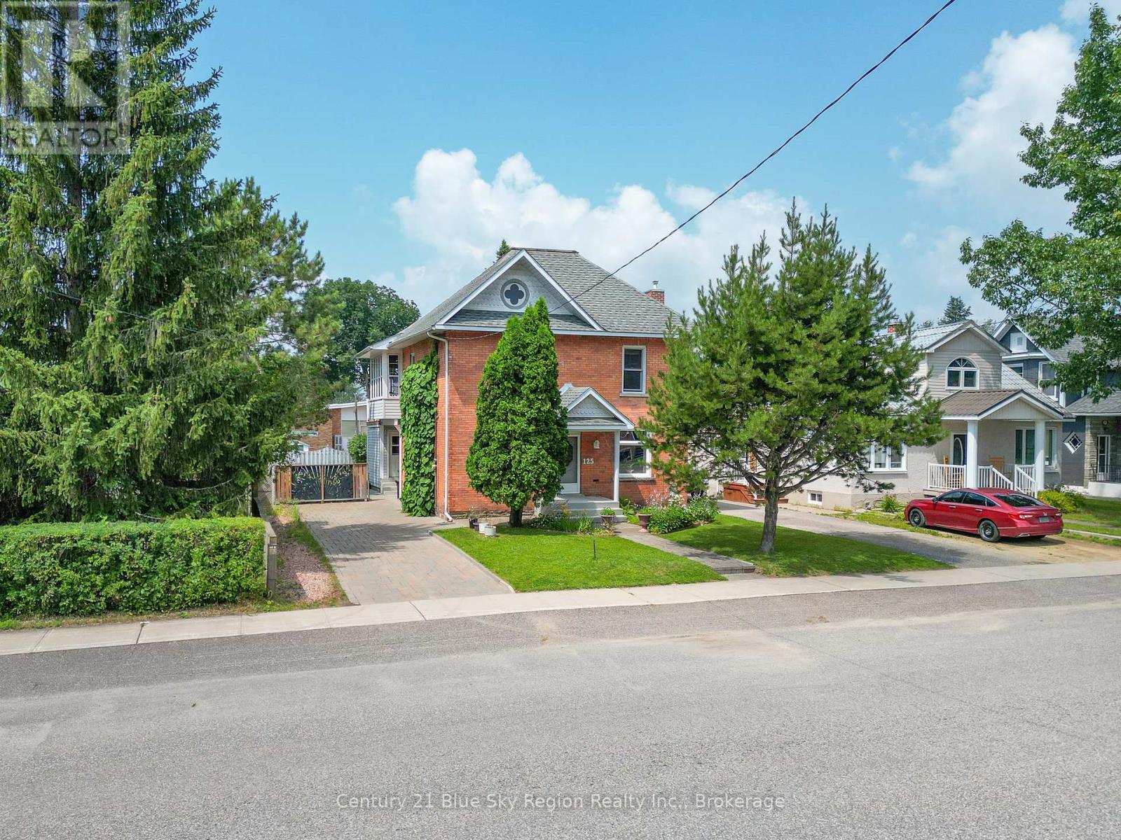125 Main St, West Nipissing Sturgeon Falls, ON P2B 1N6