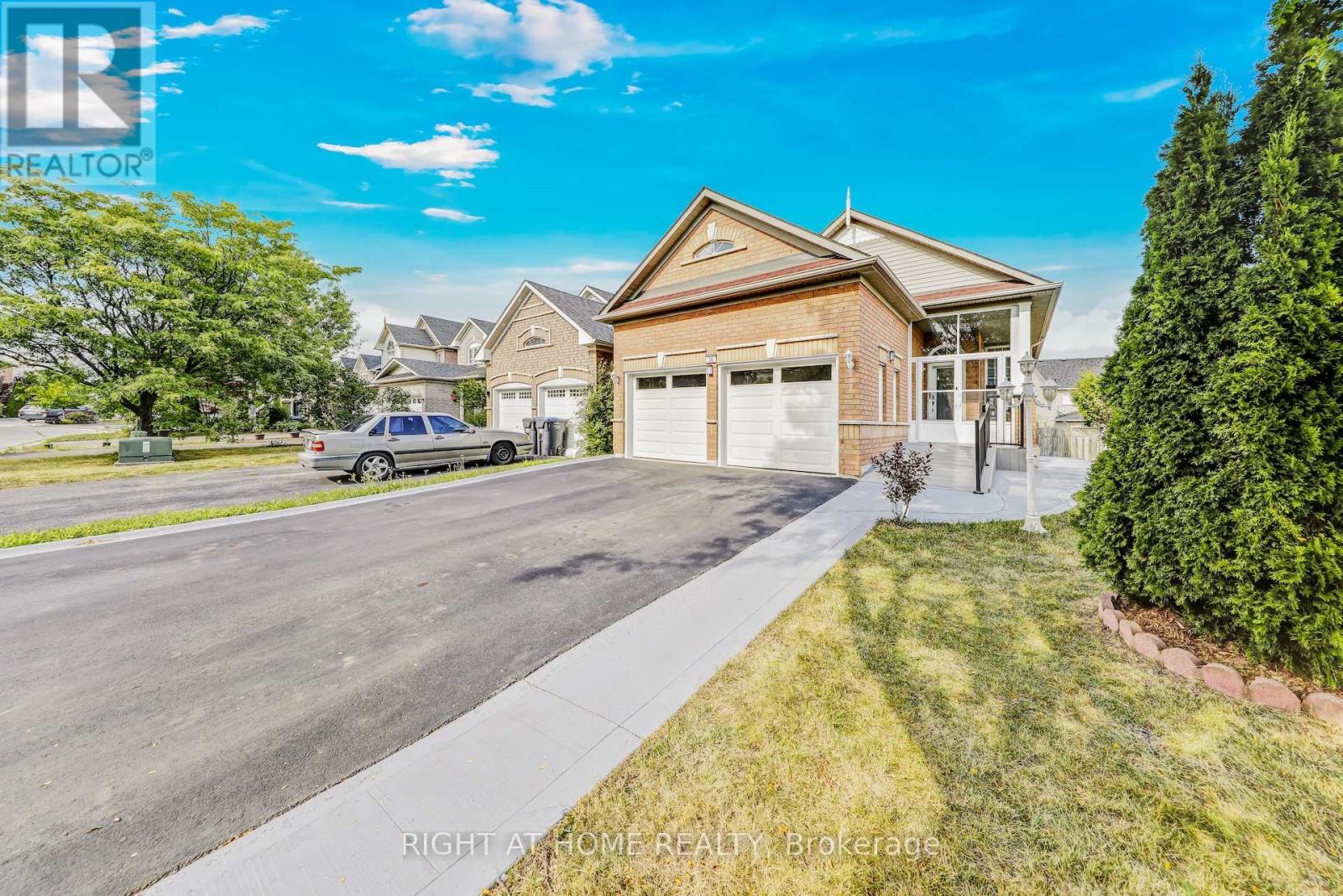 36 Hayloft Ct, Brampton, ON L6X 4R7