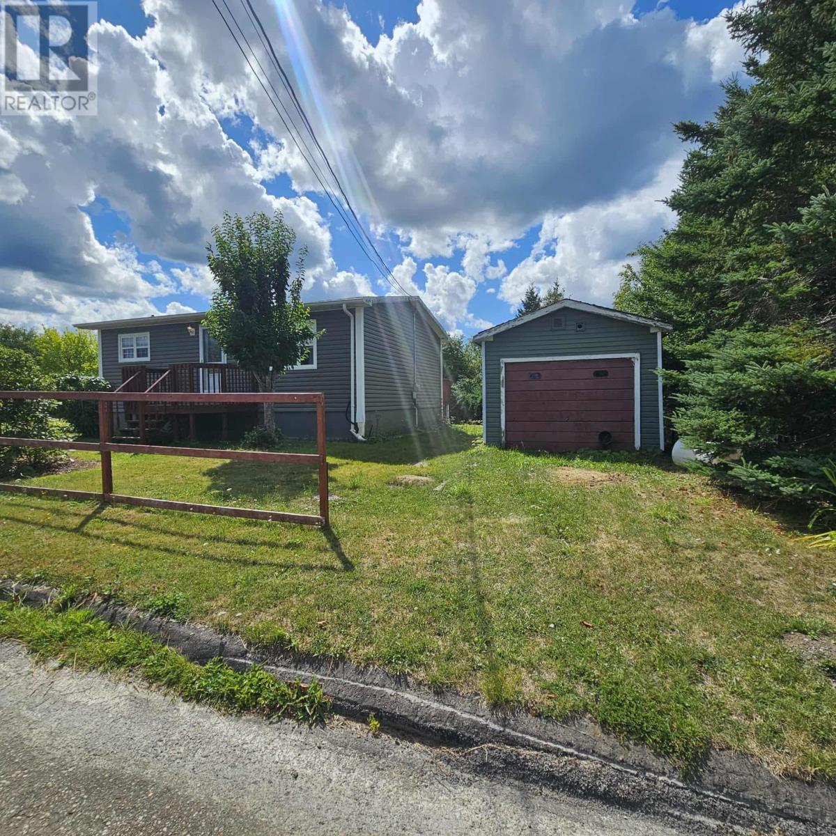 27 Young St, Sydney, NS B1P 6P1
