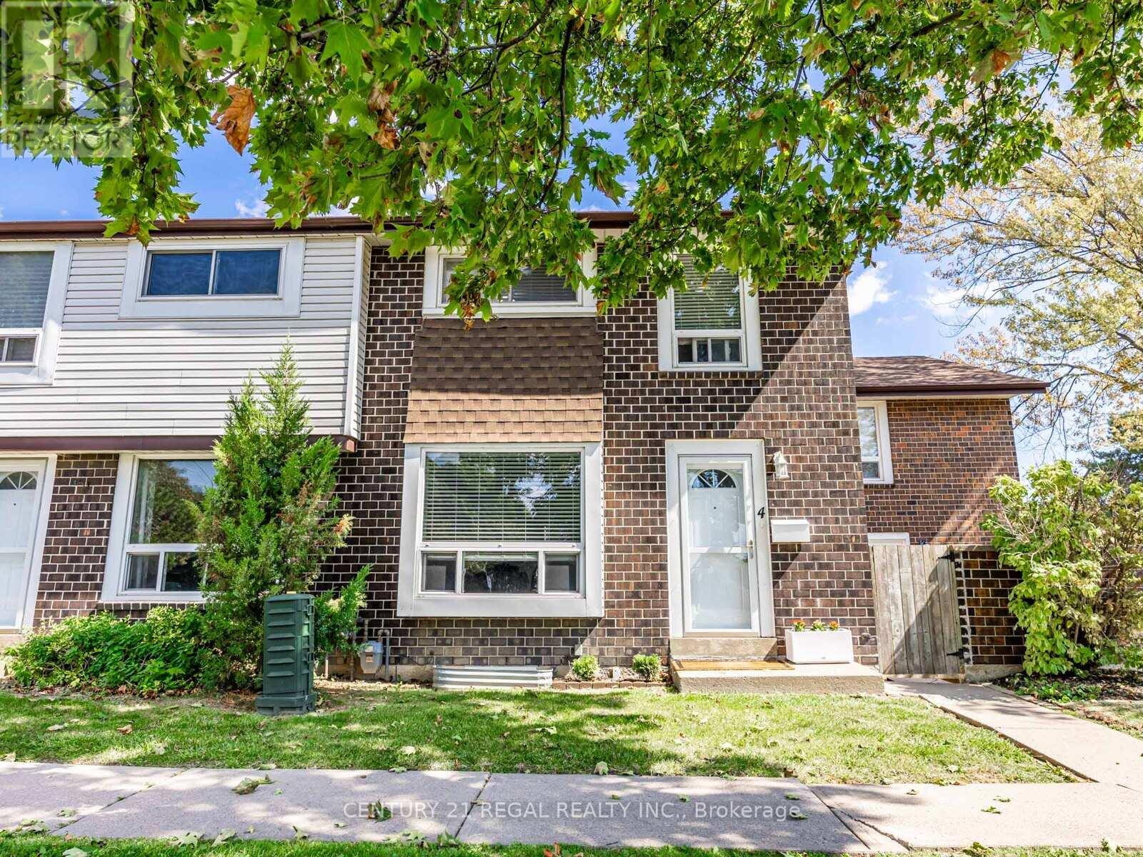4 Groves Ln, Ajax, ON L1S 3C8