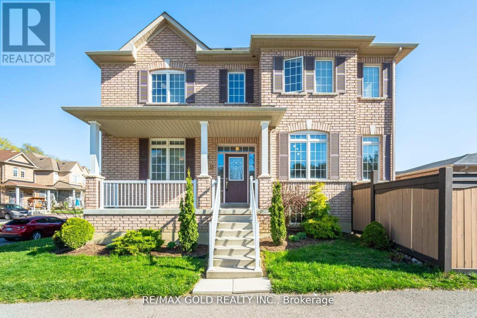 2494 Earl Grey Ave, Pickering, ON L1X 0B9