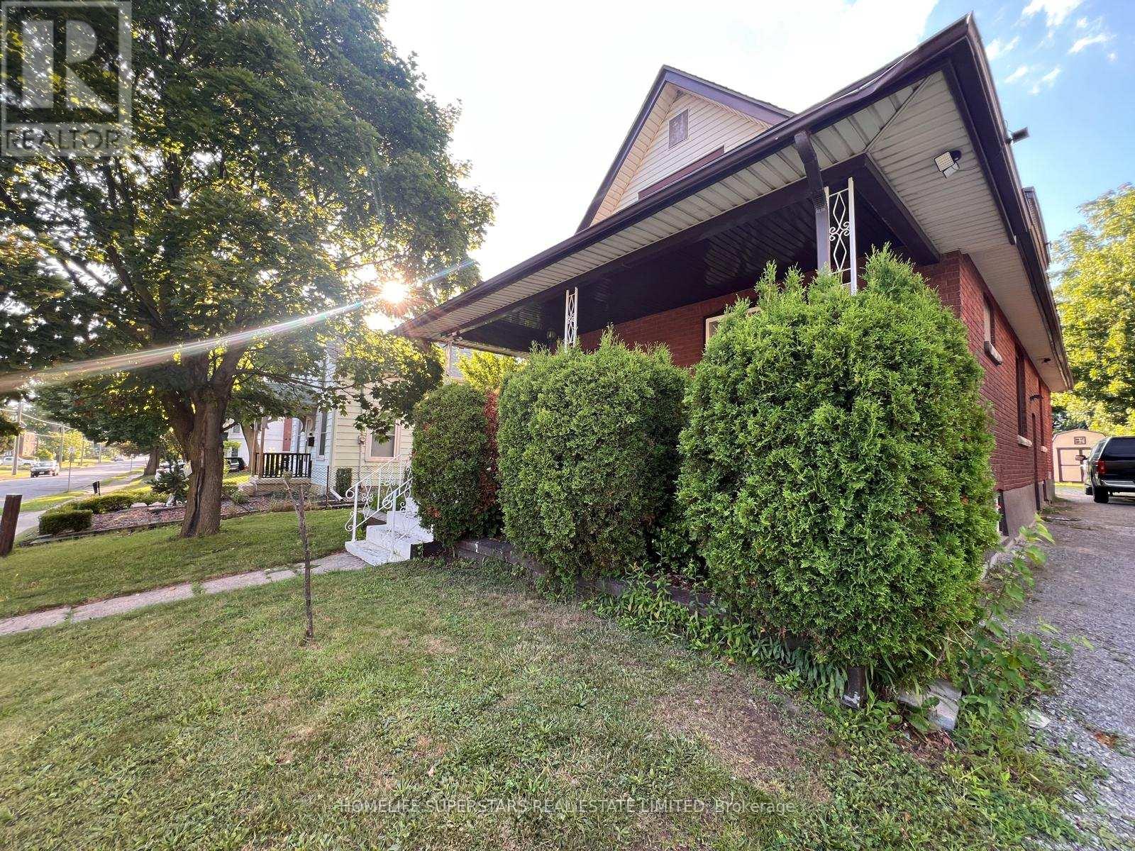 5991 Culp St, Niagara Falls, ON L2G 2B6