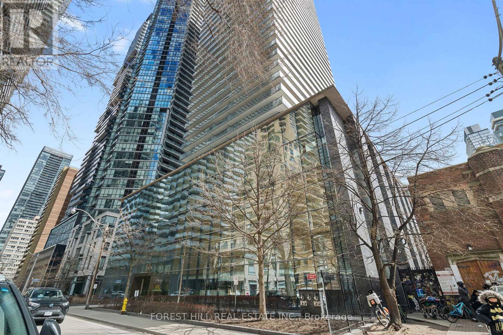 1101 33 Charles St, Toronto, ON M4Y 0A2