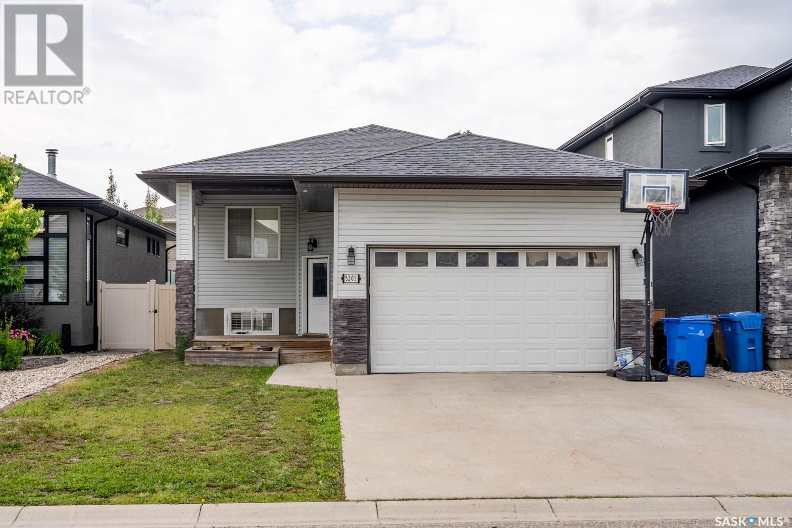 5201 Aviator Cres, Regina, SK S4W 0G6