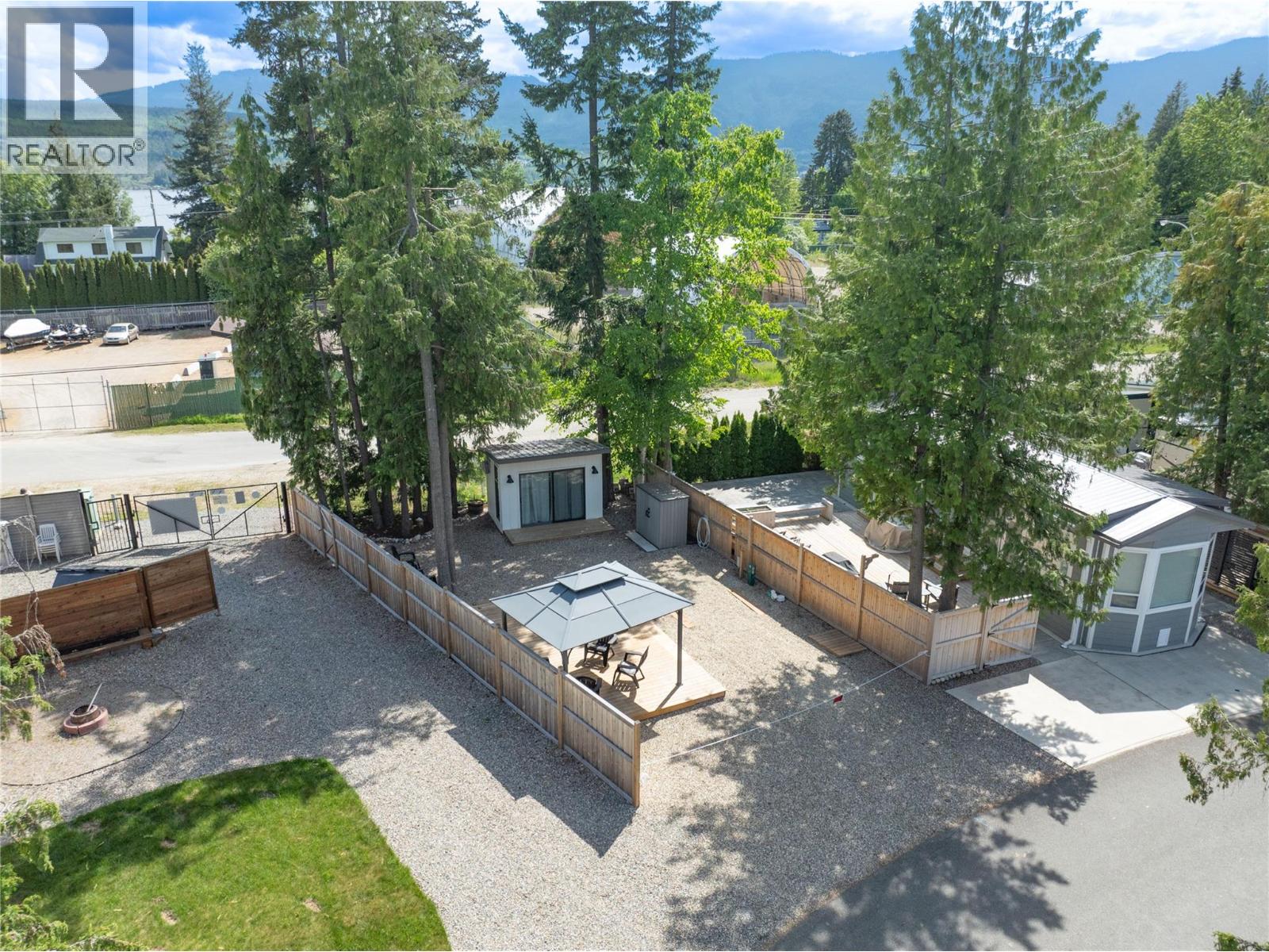 1131 Pine Grove Road Lot Apt 29, Scotch Creek, BC V0E 1M5