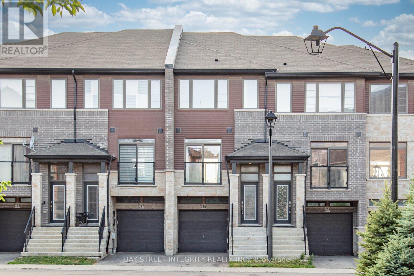 246 30 Times Square Blvd, Hamilton Stoney Creek, ON L8J 0L9
