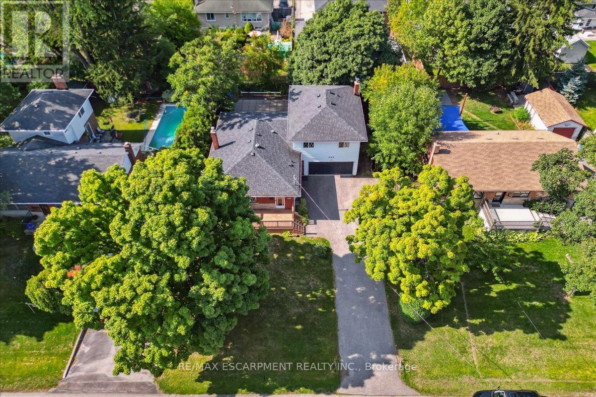 562 Wellington Cres, Oakville, ON L6L 4X5