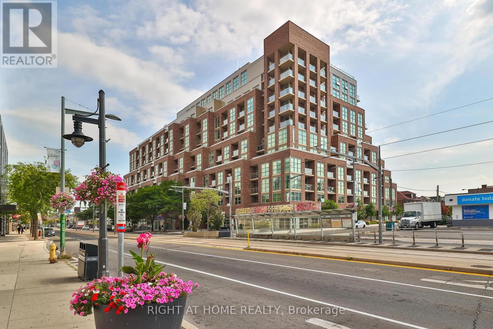 720 1787 St Clair Ave, Toronto, ON M6N 0B7