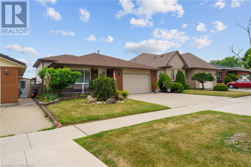 322 Stone Church Rd E, Hamilton, ON L9B 1B2