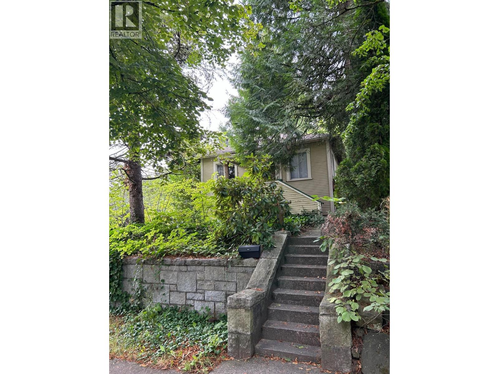 1194 E 18th Ave, Vancouver, BC V5V 1H2