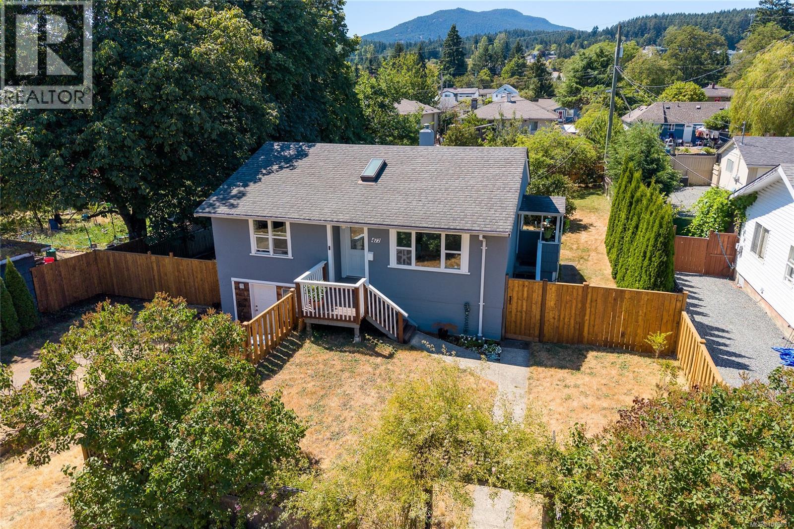 477 Watfield Ave, Nanaimo, BC V9R 3P6
