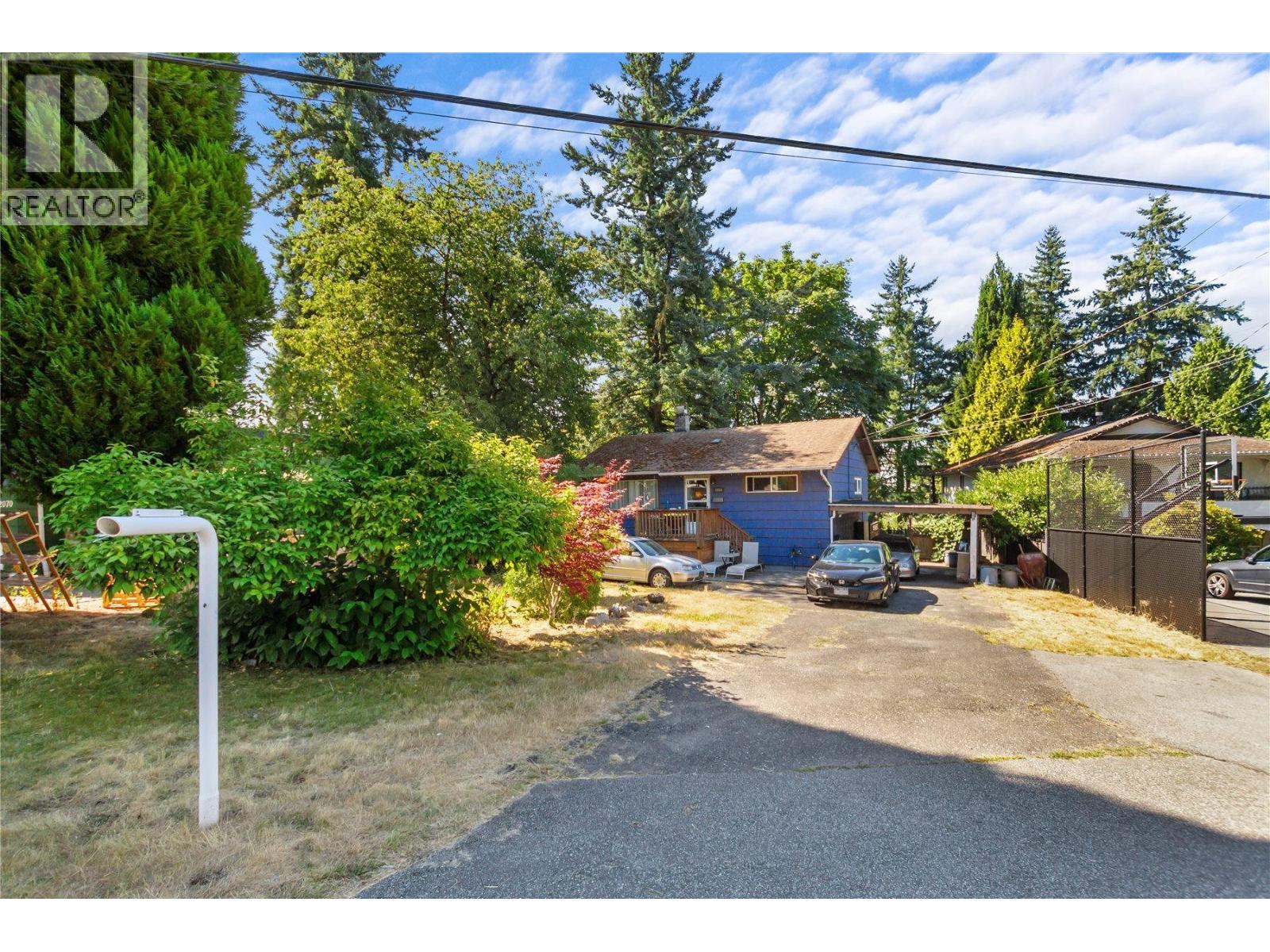 2058 Hillside Ave, Coquitlam, BC V3K 1K7