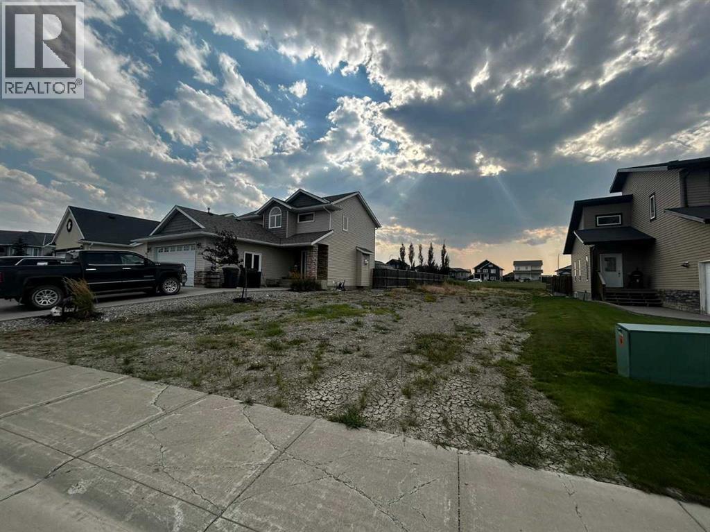 1118 Briar Rd, Pincher Creek, AB T0K 1W0