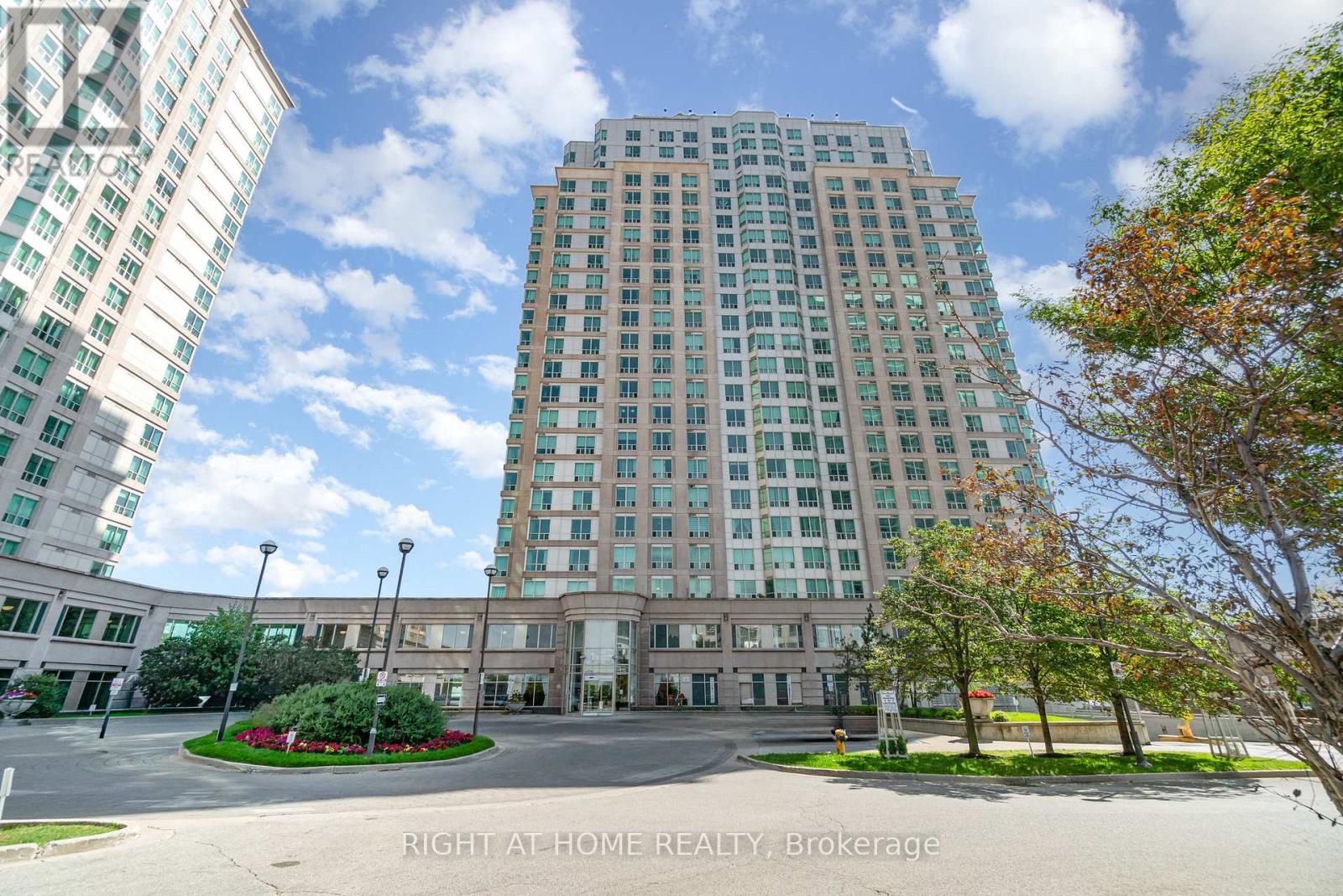 1912 1 Lee Centre Dr, Toronto, ON M1H 3J2