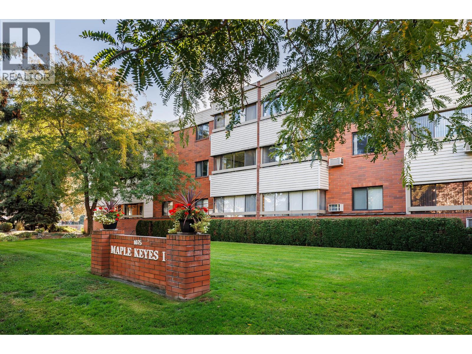 1075 Bernard Avenue Unit 301, Kelowna, BC V1Y 6P7