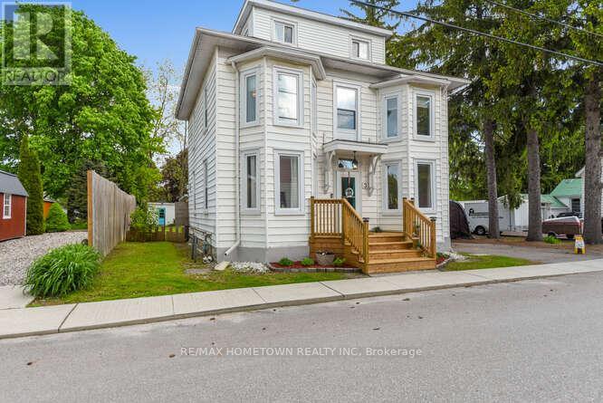 3 Reid St, Athens, ON K0E 1B0