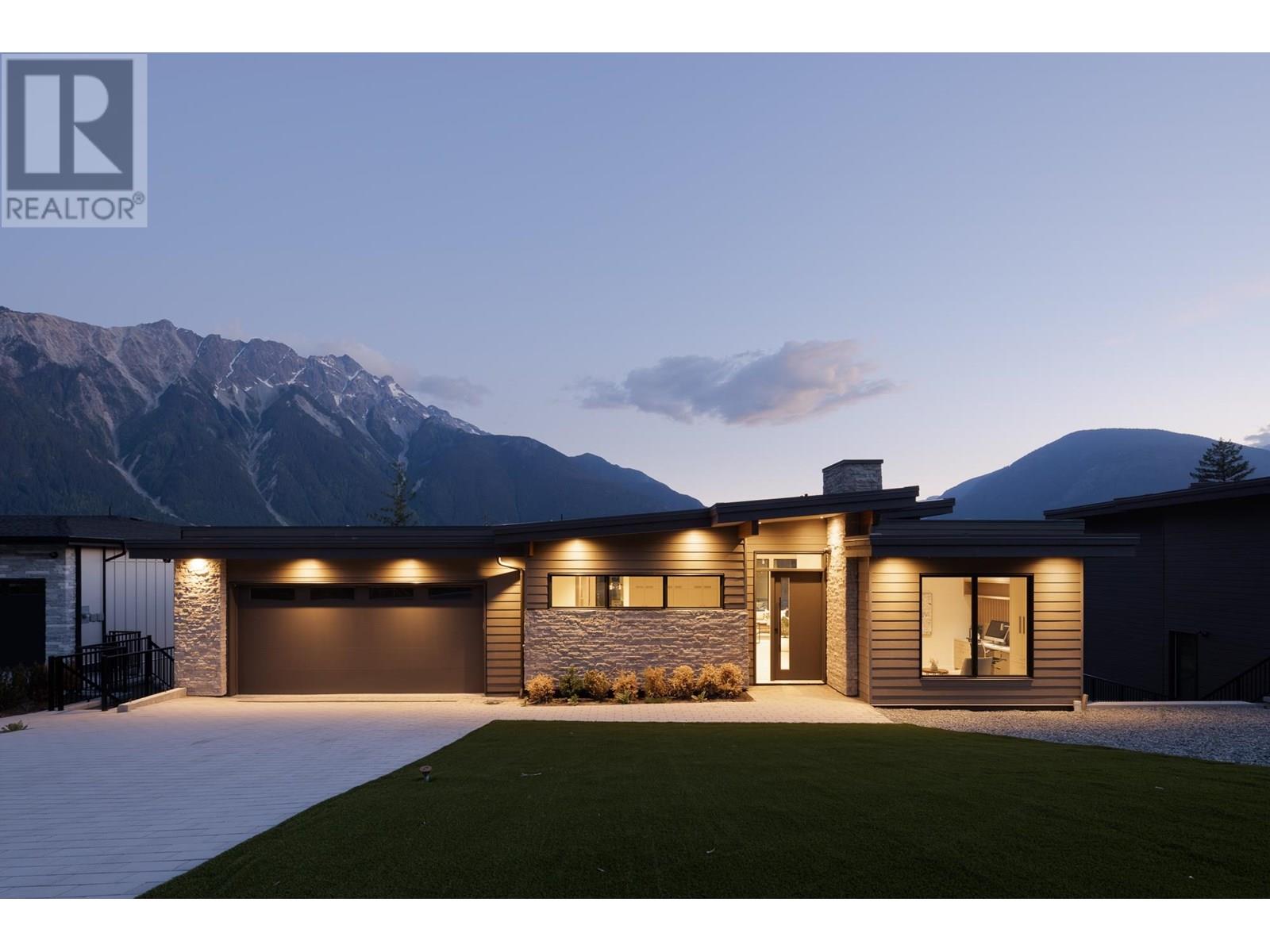 7681 Cerulean Dr, Pemberton, BC V0N 2L3