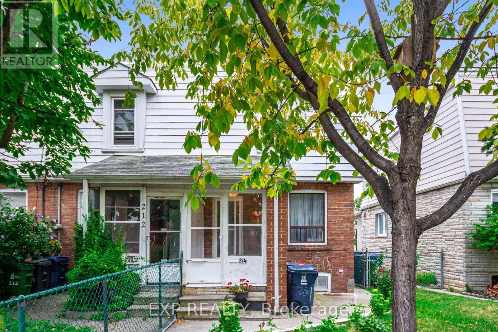 214 Silverthorn Ave, Toronto, ON M6N 3K4