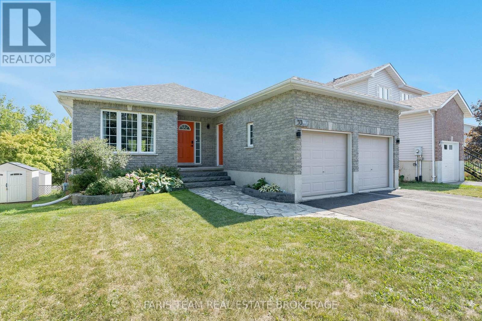 33 Georgias Walk, Tay, ON L0K 2A0