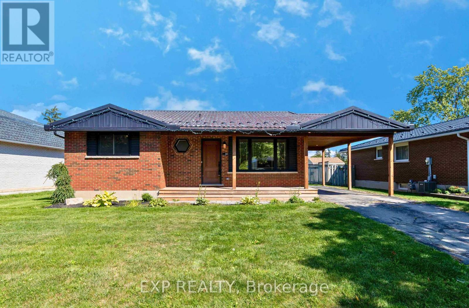 88 Oak St, Stratford, ON N5A 6Z1