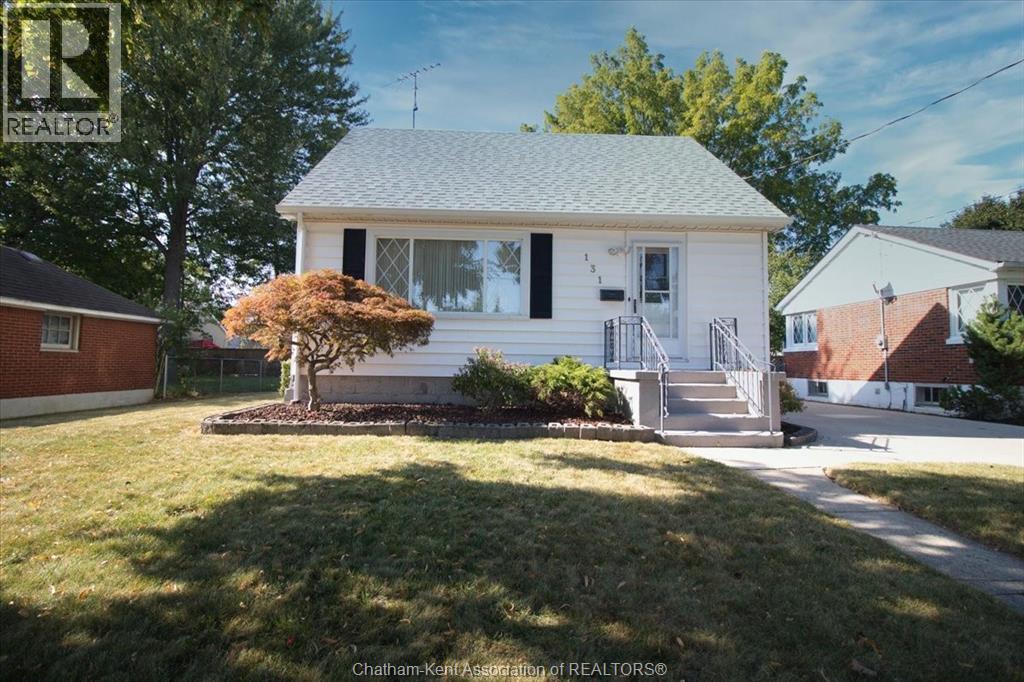 131 Tweedsmuir Ave E, Chatham, ON N7M 3Z7