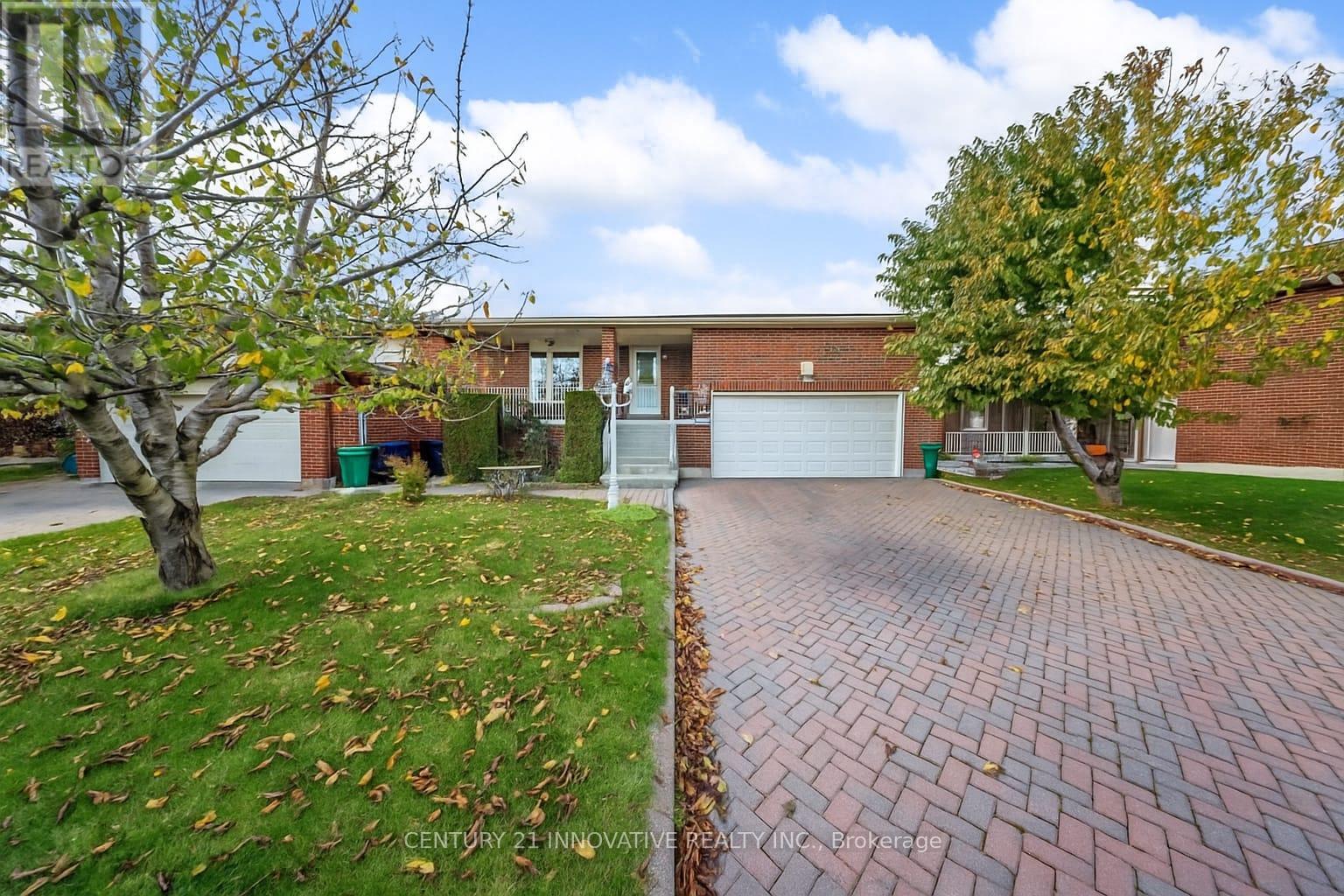 816 Willowbank Trl, Mississauga, ON L4W 3M2