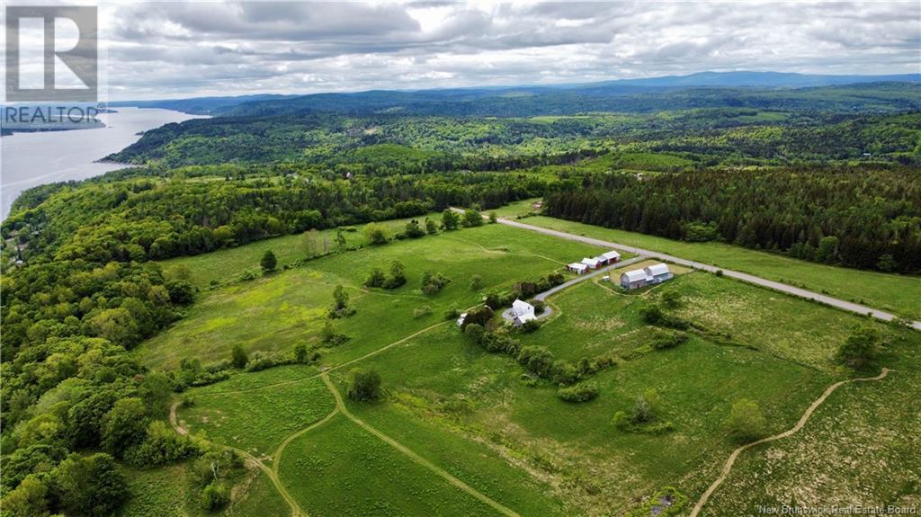 76 Hill Rd, Kingston, NB E5N 1H4