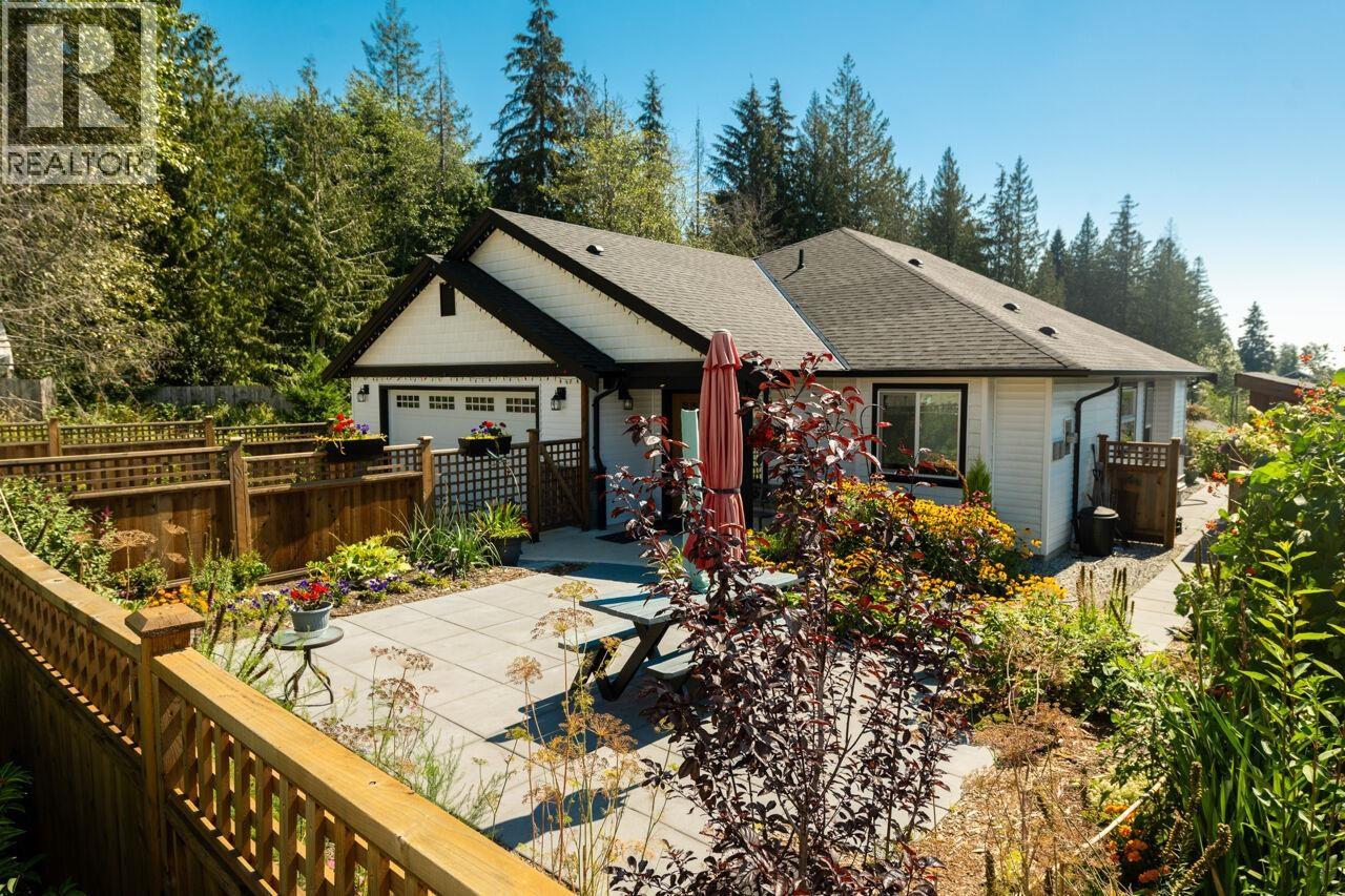 1117 Celia Cres, Gibsons, BC V0N 1V7