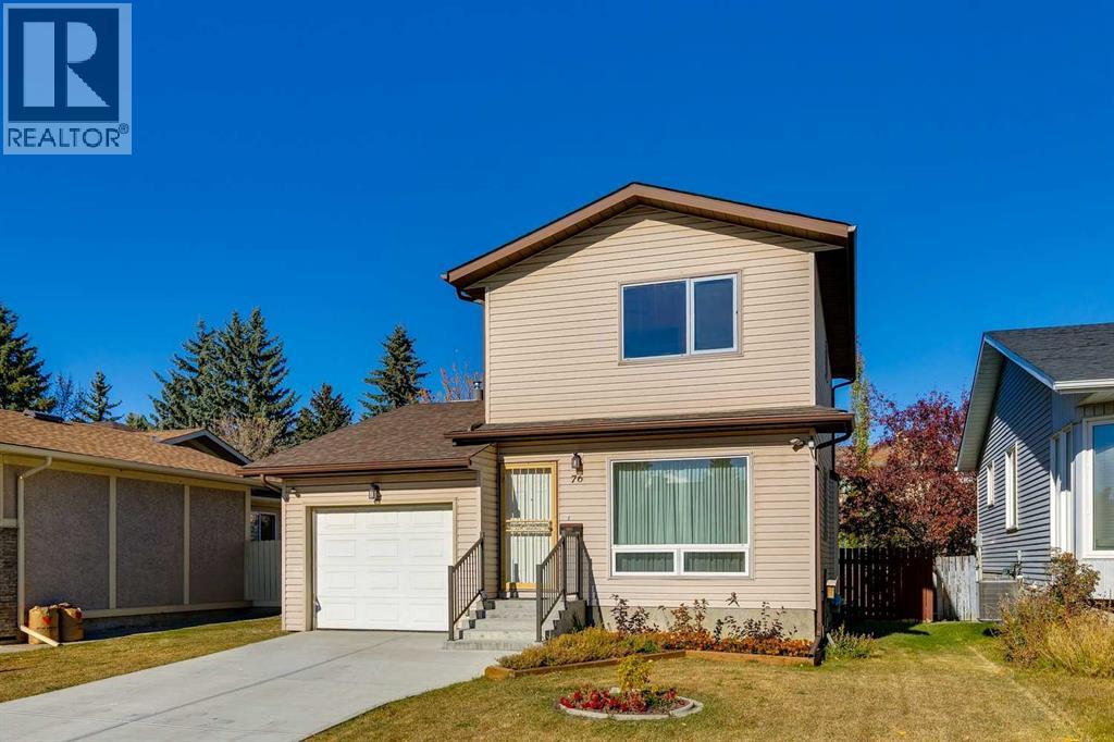 76 Woodstock Rd SW, Calgary, AB T2W 5W2