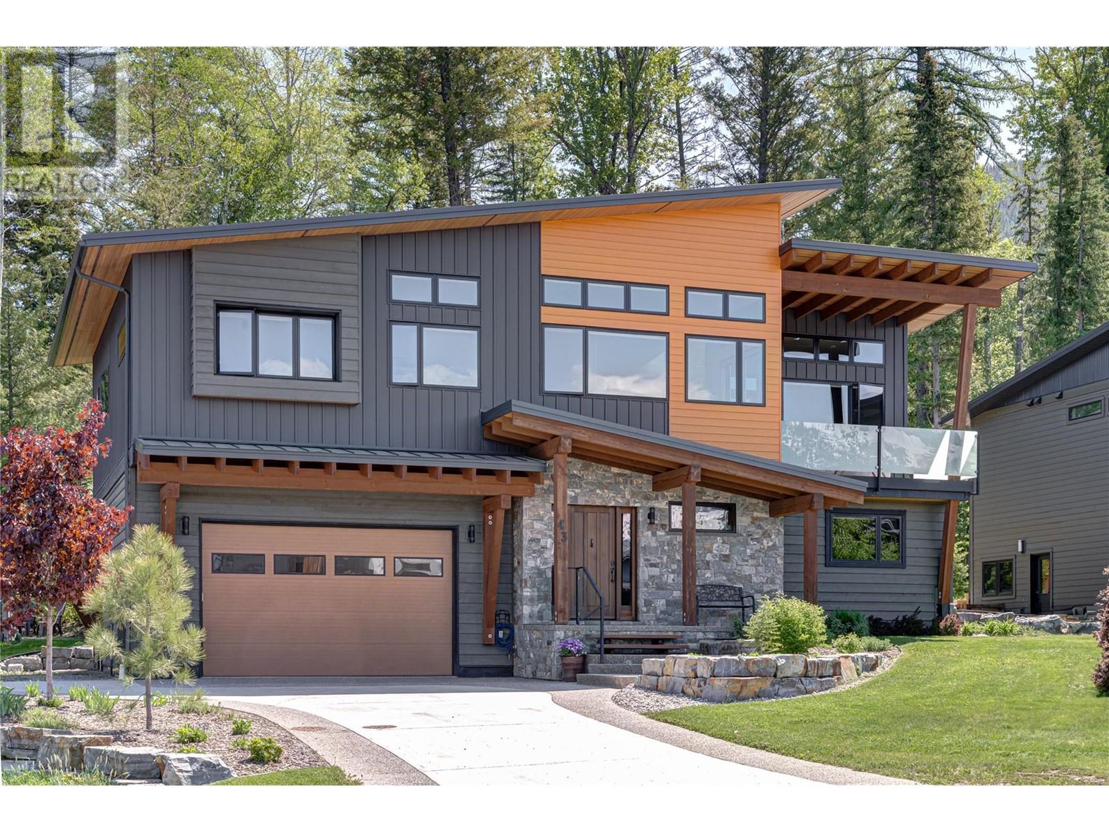 43 Piedmont Dr, Fernie, BC V0B 1M4