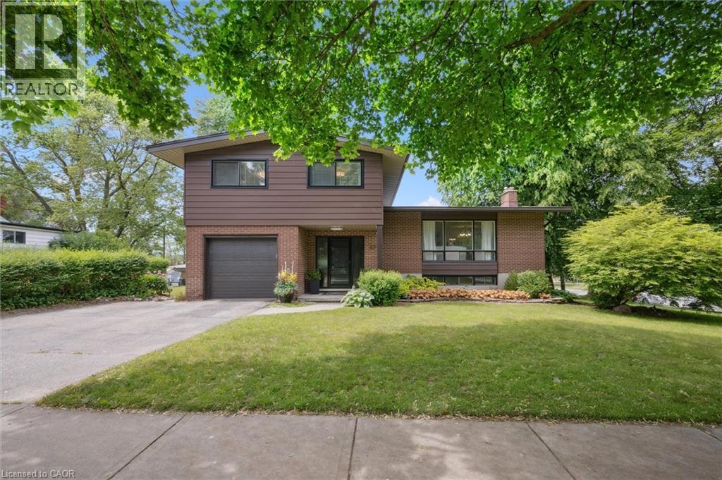 321 Dixon St, Kitchener, ON N2G 3G1