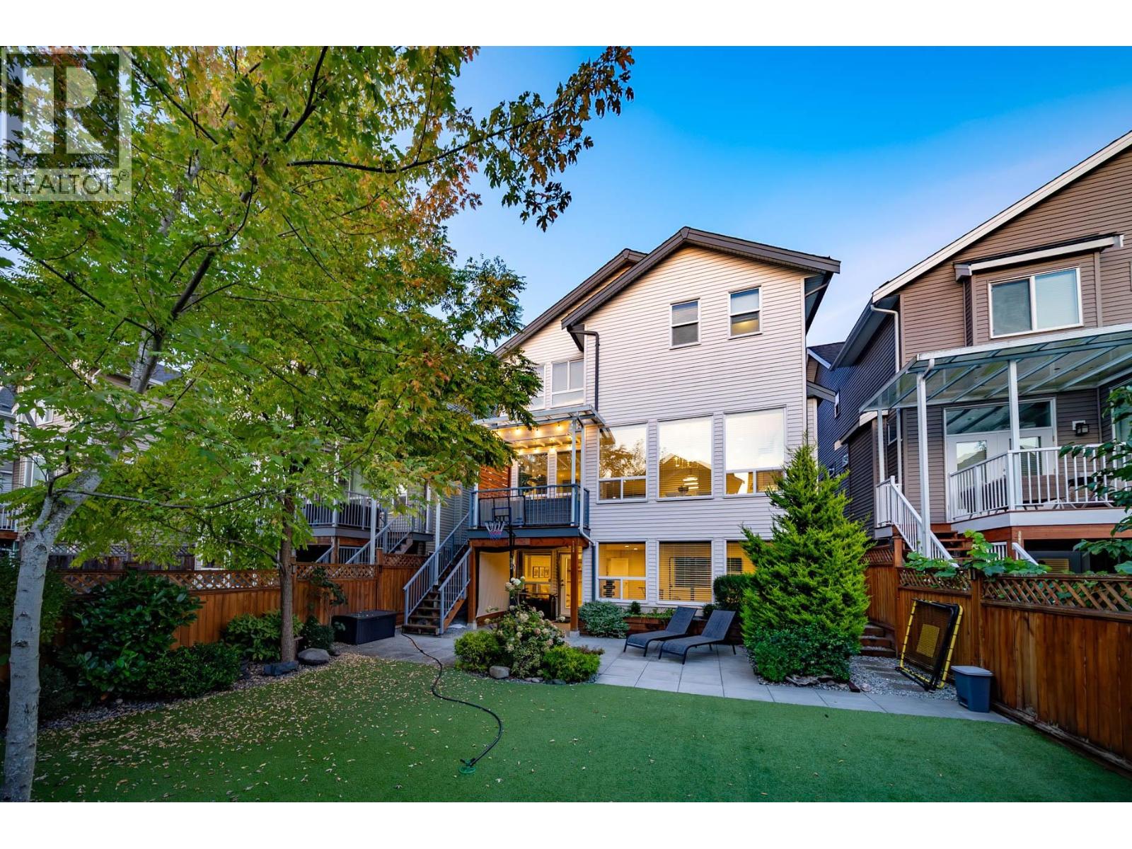 10293 Wynnyk Way, Maple Ridge, BC V2W 1G3