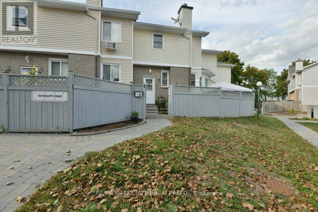 3 355 Mullett St, Carleton Place, ON K7C 4J6