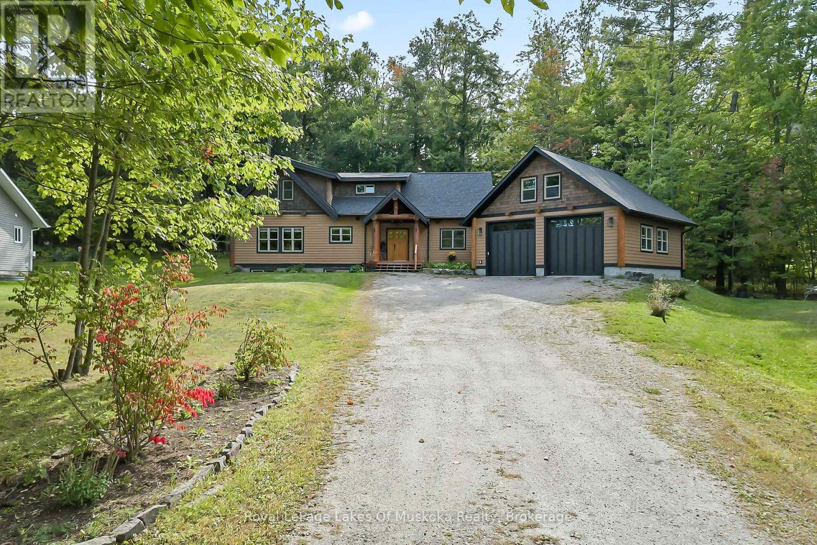 465 Alexander St, Gravenhurst, ON P1P 1A2