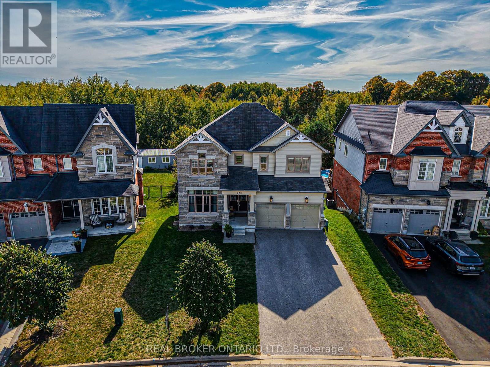 203 Gold Park Gate, Essa Angus, ON L3W 0B5