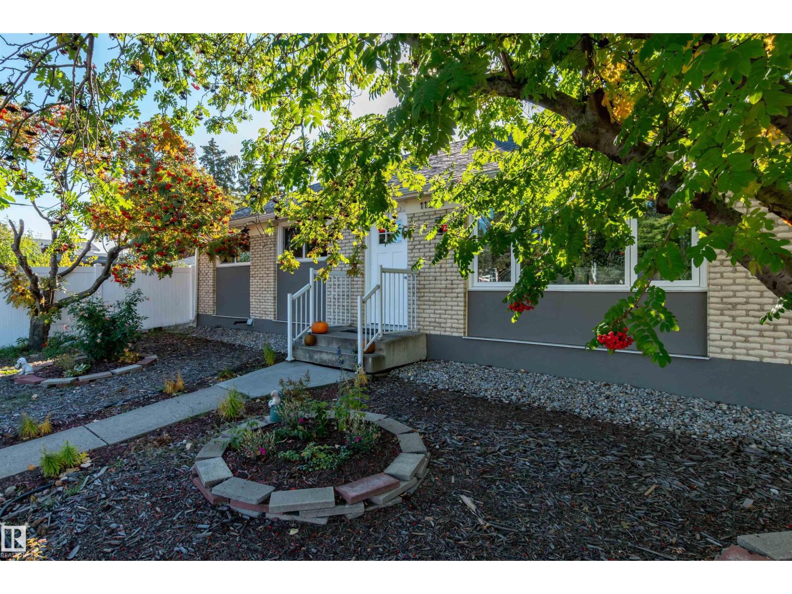 40 Av Nw Unit 11227, Edmonton, AB T6J 0P9