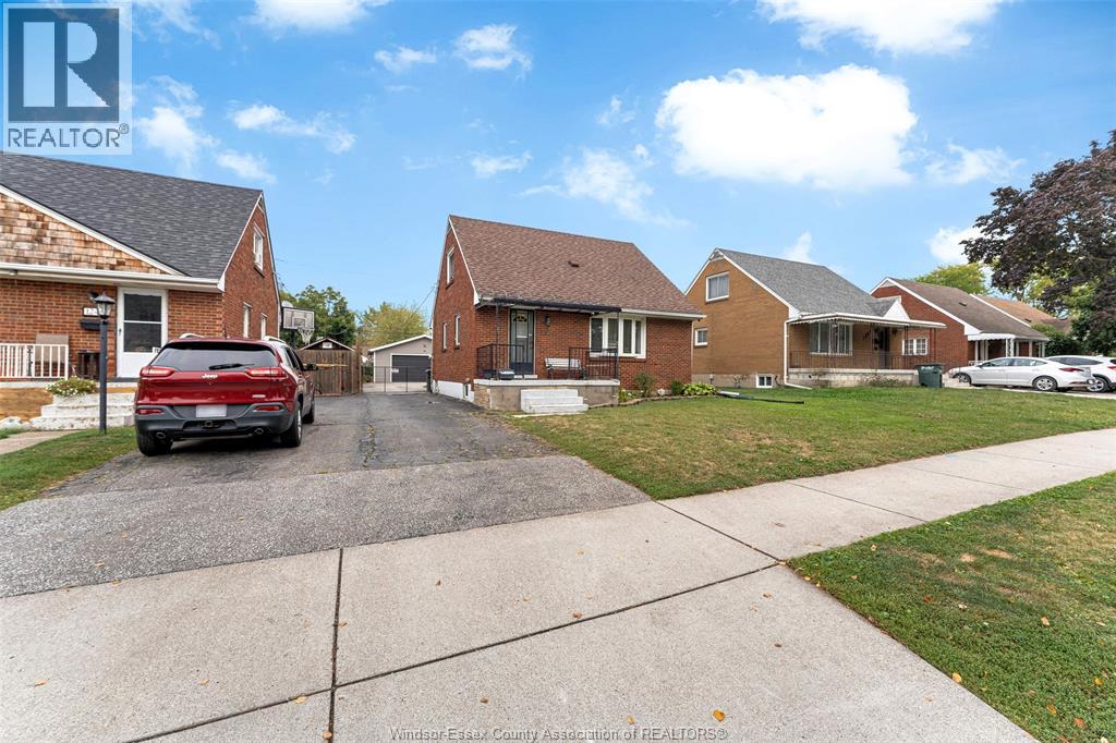 1254 Rankin Ave, Windsor, ON N9B 2S6