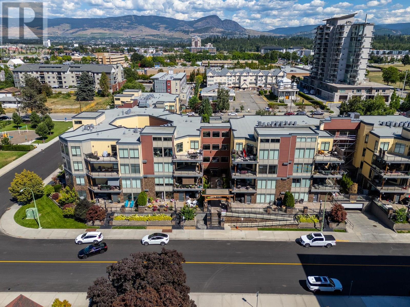 1933 Ambrosi Road Unit 301, Kelowna, BC V1Y 4S1