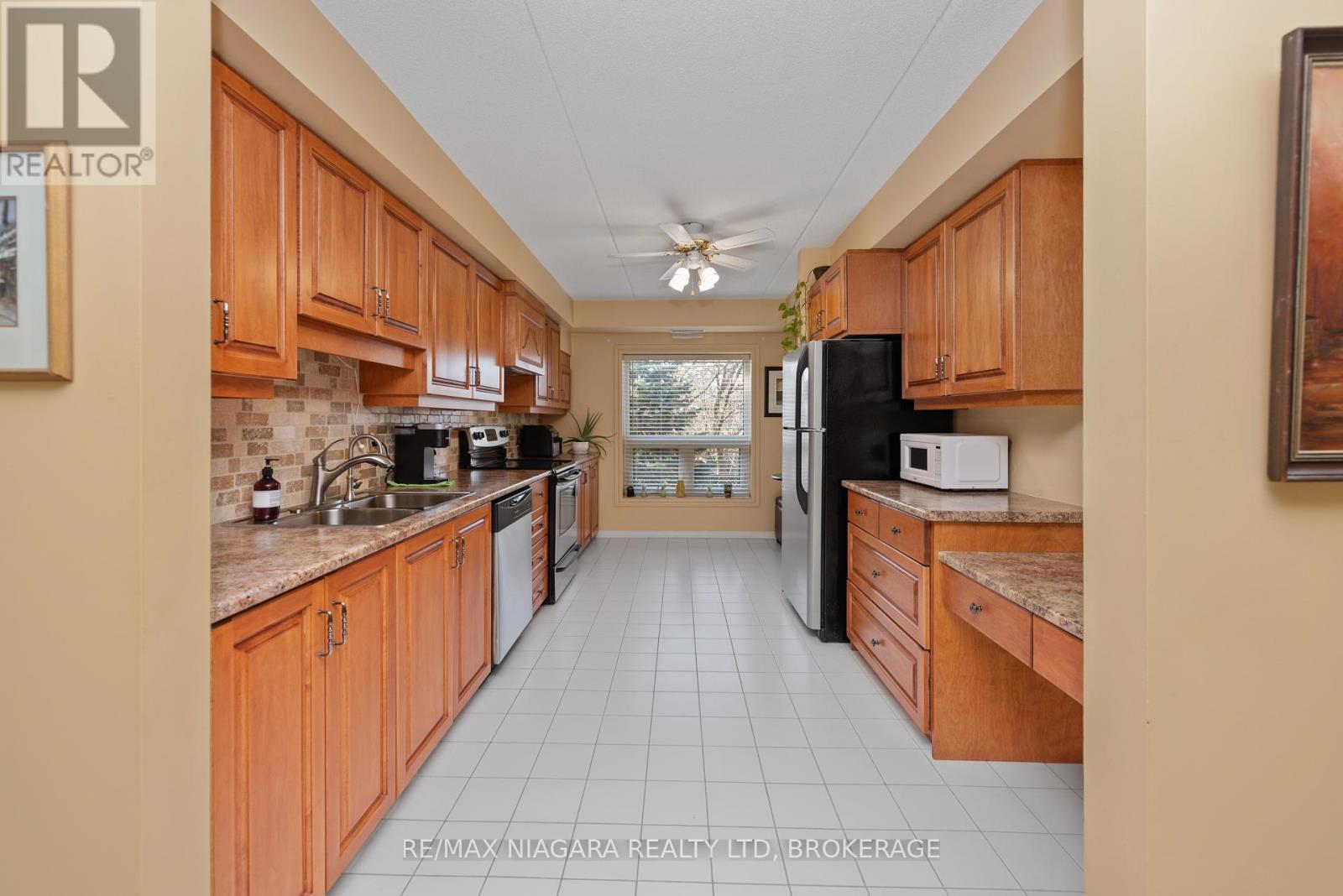 206 6704 Thorold Stone Rd, Niagara Falls, ON L2J 1B3