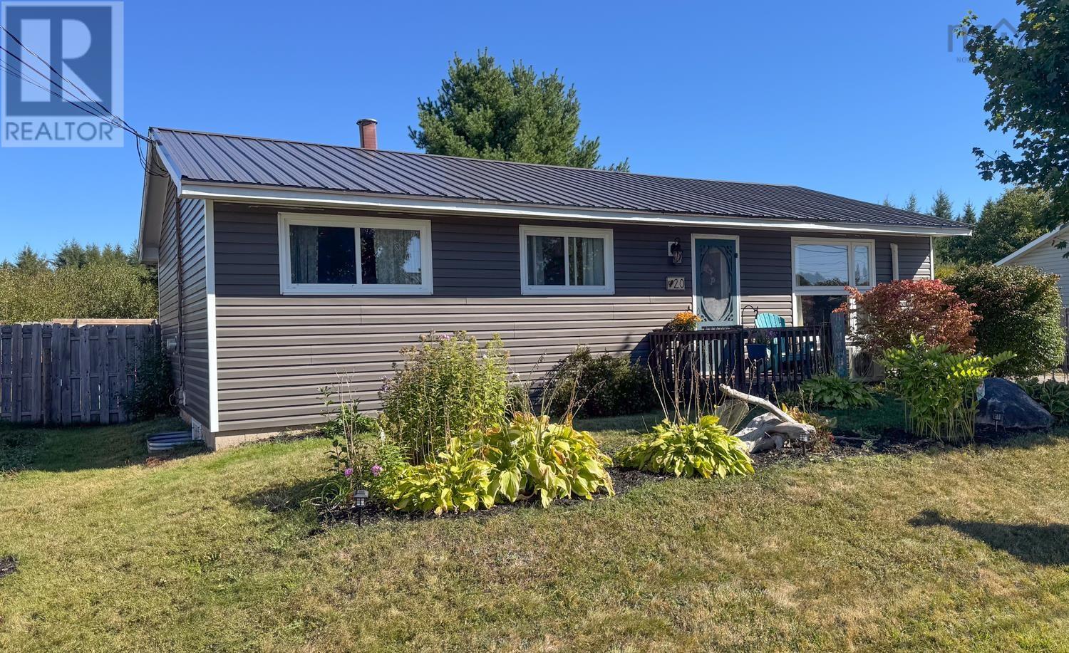 20 Valleyview Ct, North River, NS B6L 6W8