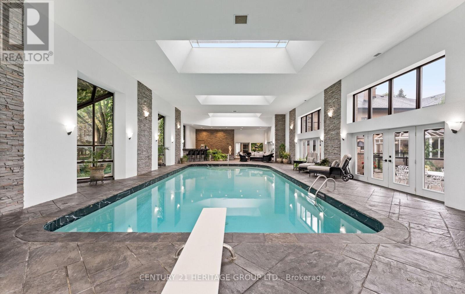 150 Collard Dr, King, ON L7B 1E4