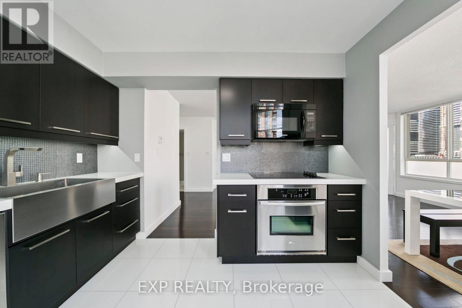 906 3605 Kariya Dr, Mississauga, ON L5B 3J4
