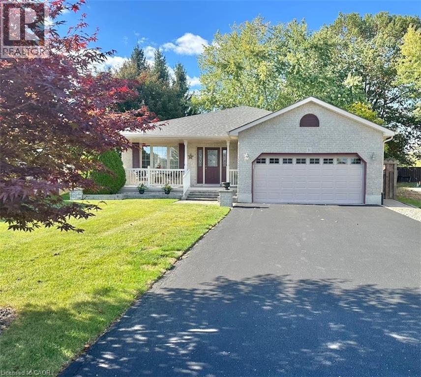 31 Geoffery Rd, Port Dover, ON N0A 1N4