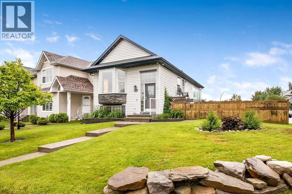 128 Cramond Cres SE, Calgary, AB T3M 1B8