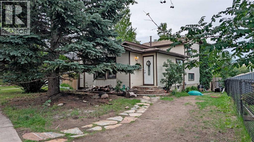 259 Deerview Dr SE, Calgary, AB T2J 6W7
